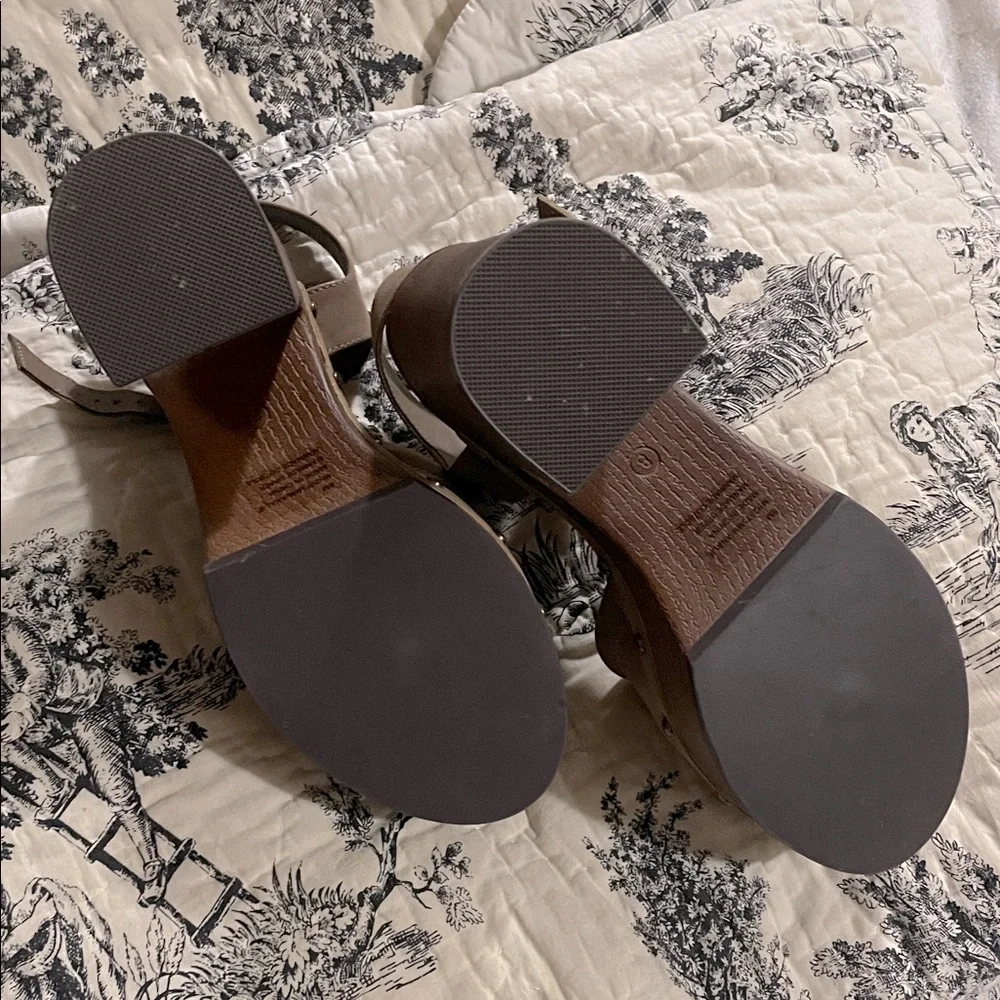 MIA Strappy Sandals - Picture 3 of 6